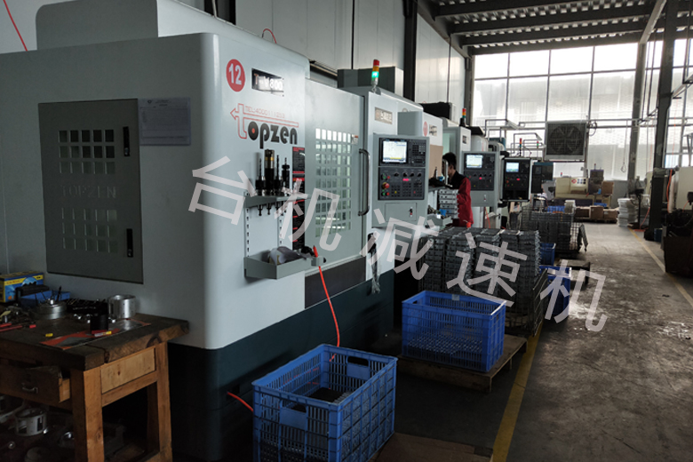平行軸齒輪減速機制作廠-定時反饋進度，準時交貨